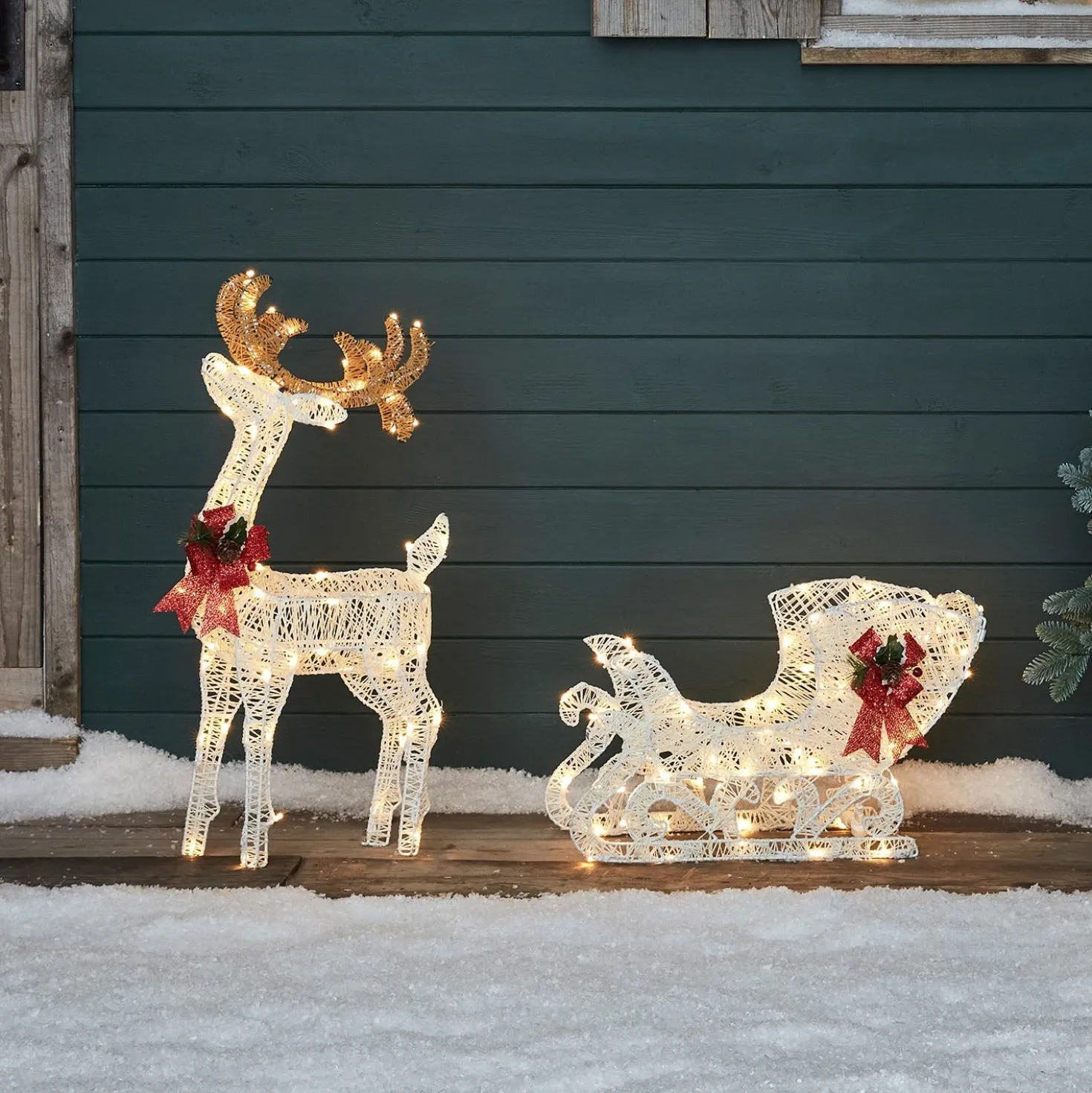 Harewood LED Rentier mit Schlitten