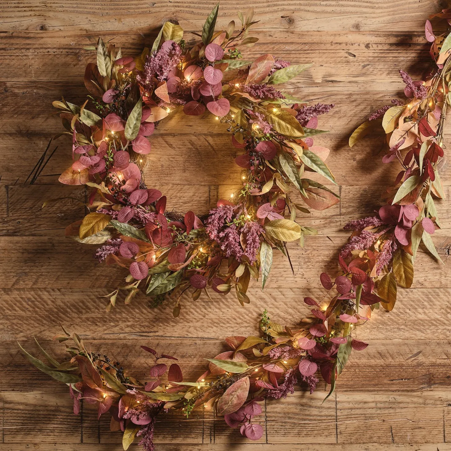 Herbstdeko-Set aus beleuchtetem Kranz & Girlande mit Laub