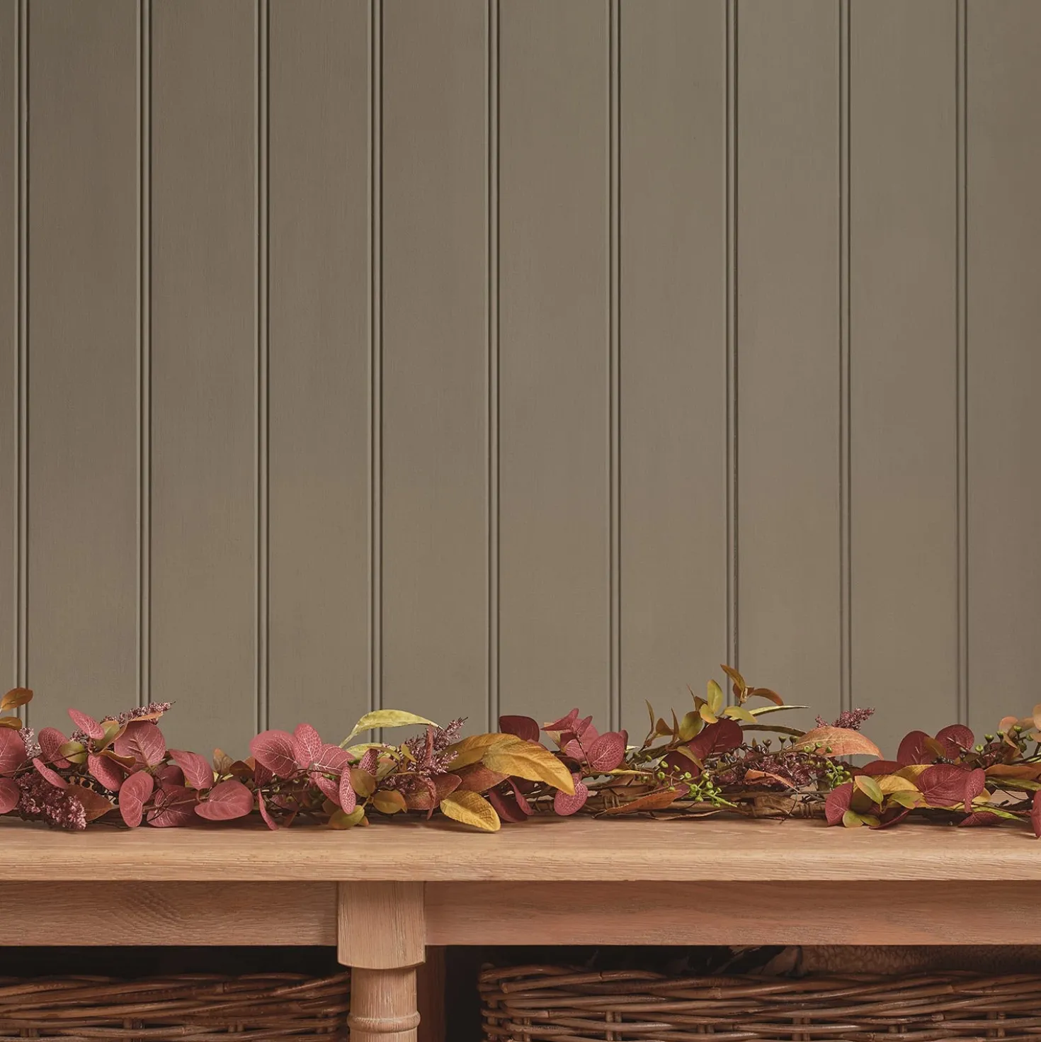 Herbstdeko-Set aus beleuchtetem Kranz & Girlande mit Laub