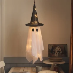 Hängender LED-Geist Winnie mit Hexenhut