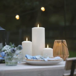 Hygge Solar-Laterne in Rattanoptik mit warmweißer LED