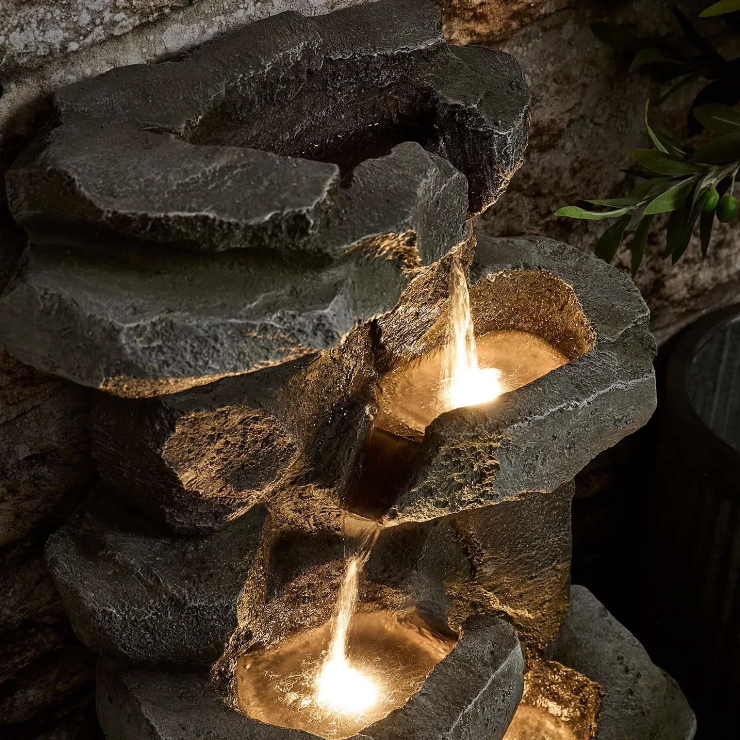 Ingleton 88cm LED Gartenbrunnen Felsen