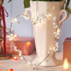 LED Herz Deko mit Perlen