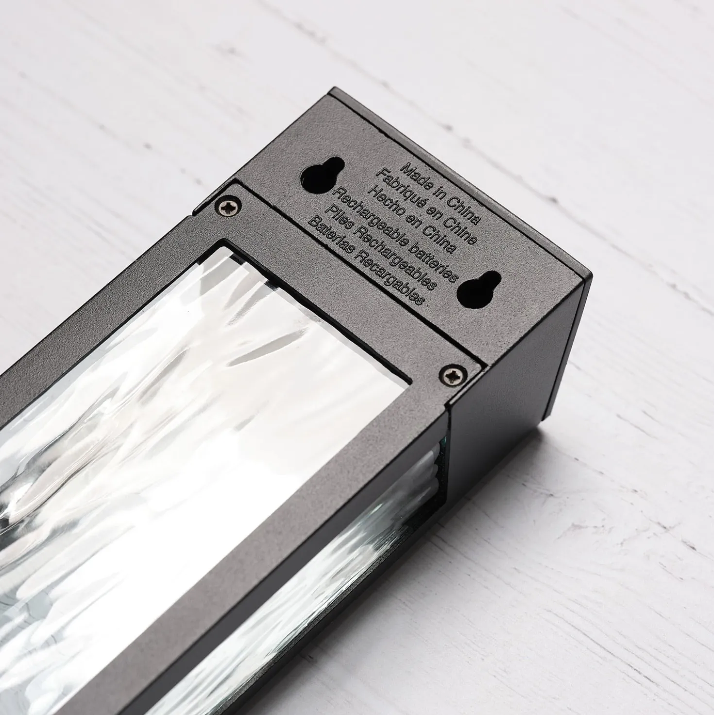 LED Solar Wandleuchte aus Glas schwarz