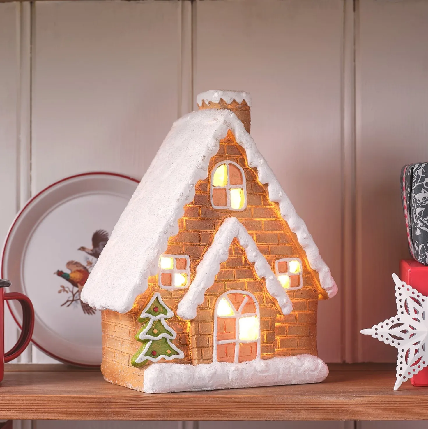 Leuchtende Häuschen & Lichterkette mit Lebkuchenmännchen