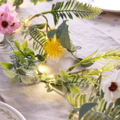1,5m Frühlingsgirlande mit Micro Lichterkette