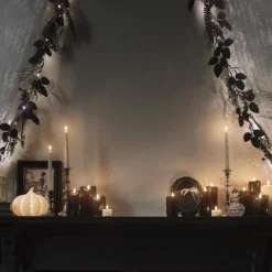 1,8m Halloweengirlande schwarzes Laub mit Beleuchtung