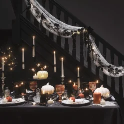 1,8m Halloweengirlande schwarzes Laub mit Beleuchtung
