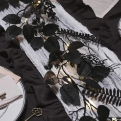 1,8m Halloweengirlande schwarzes Laub mit Beleuchtung
