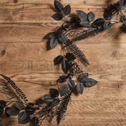 1,8m Halloweengirlande schwarzes Laub mit Beleuchtung