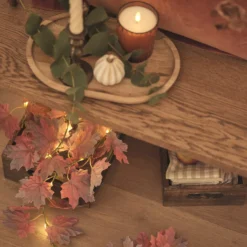 2,5 m LED-Herbstgirlande mit Ahornblättern & Timer Braun