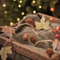 2 m LED-Herbstgirlande mit Blättern, Tannenzapfen & 20 Mikro-LEDs, Warmweiß