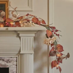 1,5 m LED-Herbstgirlande mit 20 warmweißen LEDs & Timer in Braun & Grün