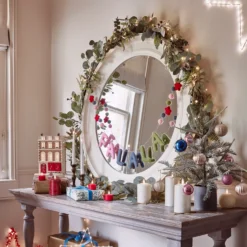 1,5m Weihnachtsgirlande mit blauen Beeren und Micro Lichterkette