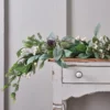 1,5m Weihnachtsgirlande mit weißen Beeren mit Beleuchtung
