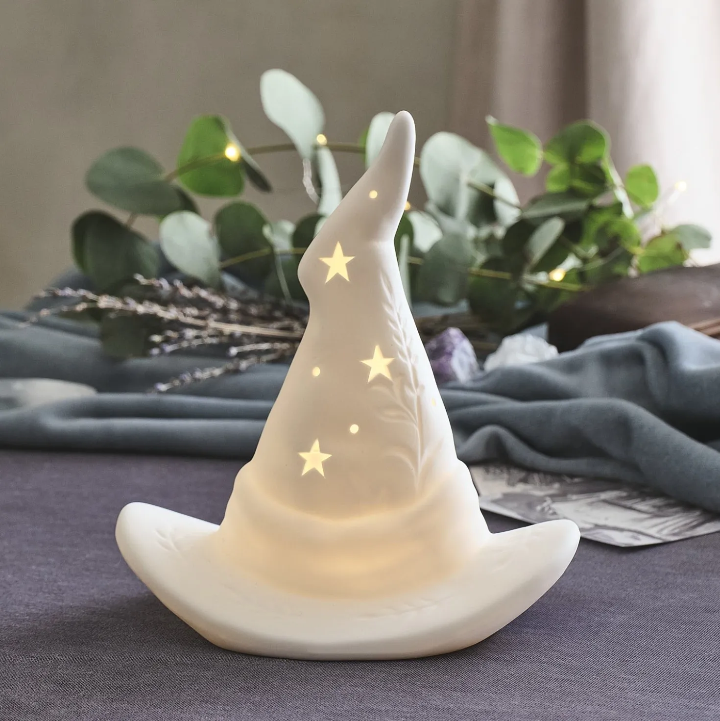 Porzellan LED-Hexenhut Deko mit Timer