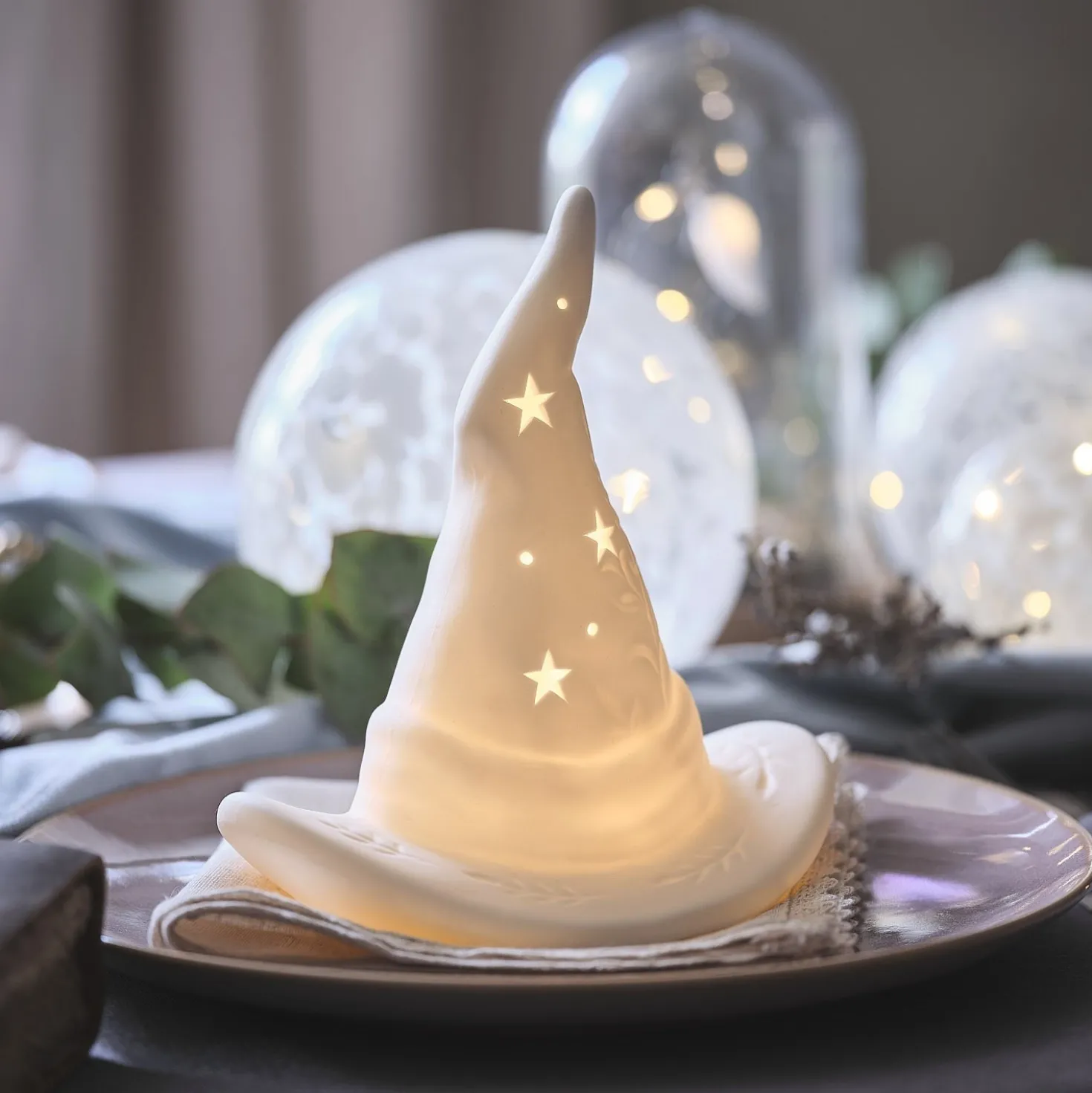 Porzellan LED-Hexenhut Deko mit Timer