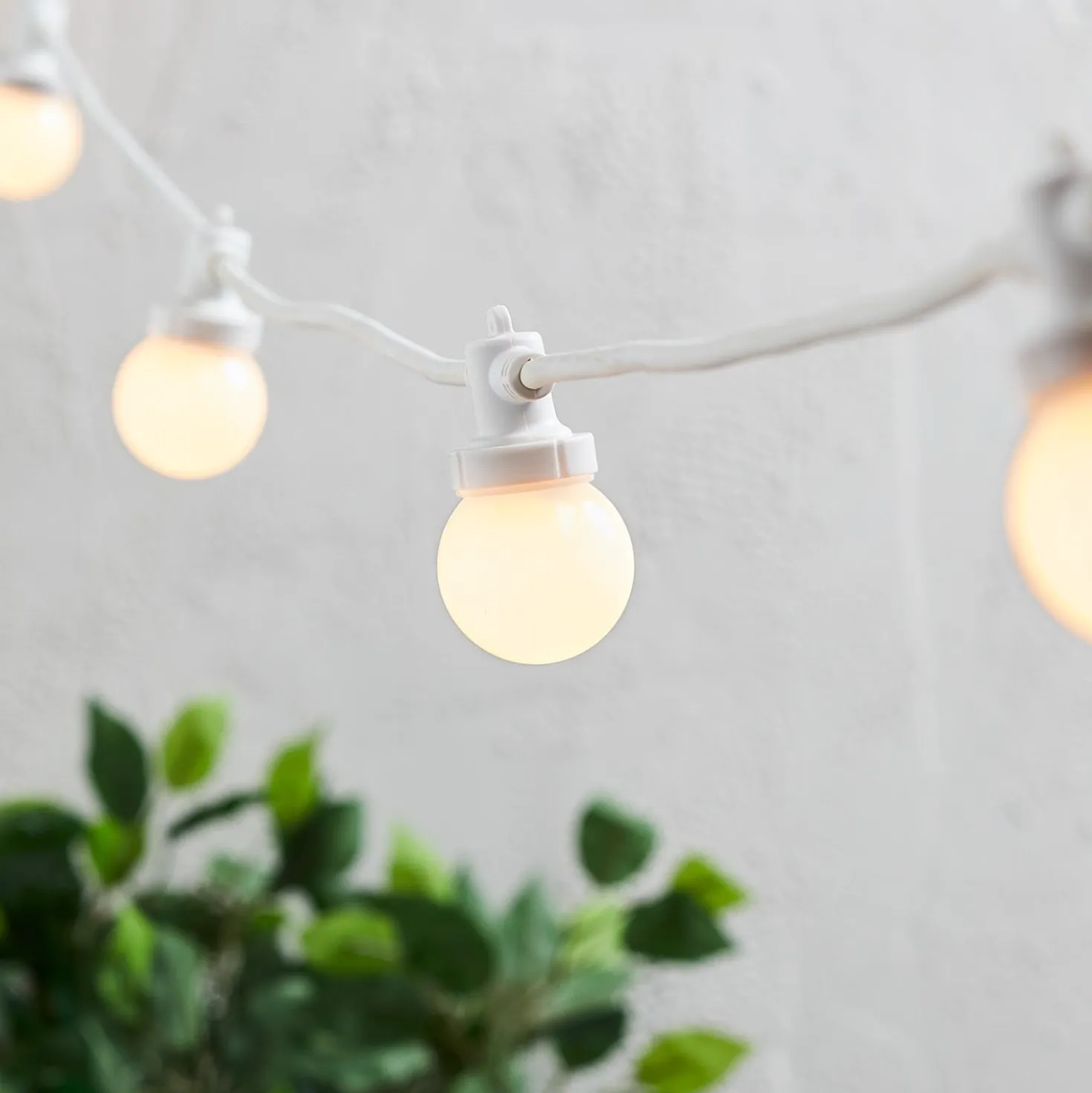 Pro Connect 5m 10er Party Lichterkette warmweiß koppelbar weißes Kabel