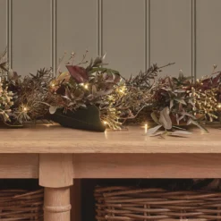 Set aus Kranz & Wandstrauß für Herbst und Winter mit integrierter Beleuchtung