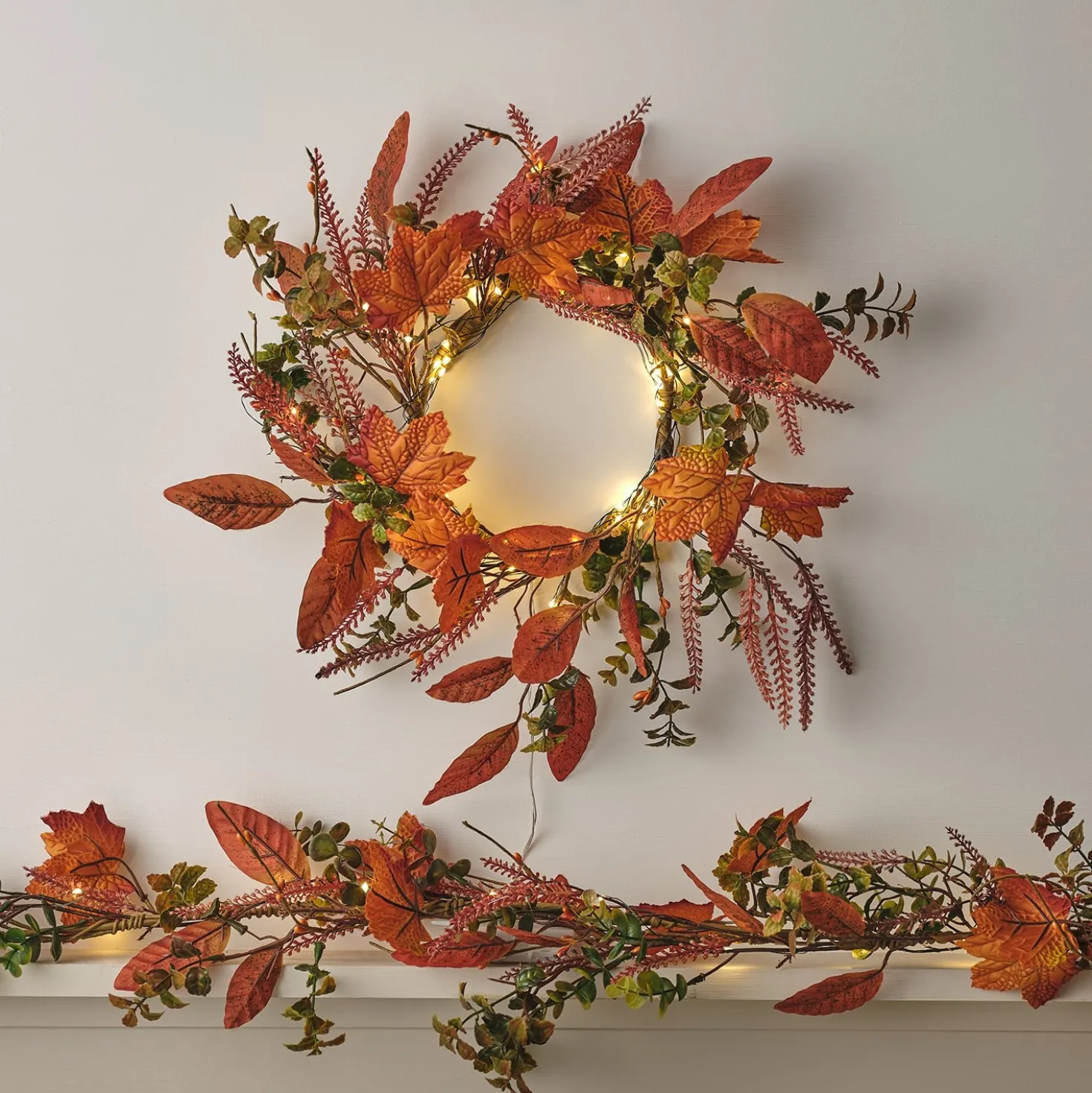 Set Herbstgirlande und Herbstkranz Ahornblätter