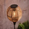 Solar-Gartenstecker in Rattan-Optik mit warmweißer LED