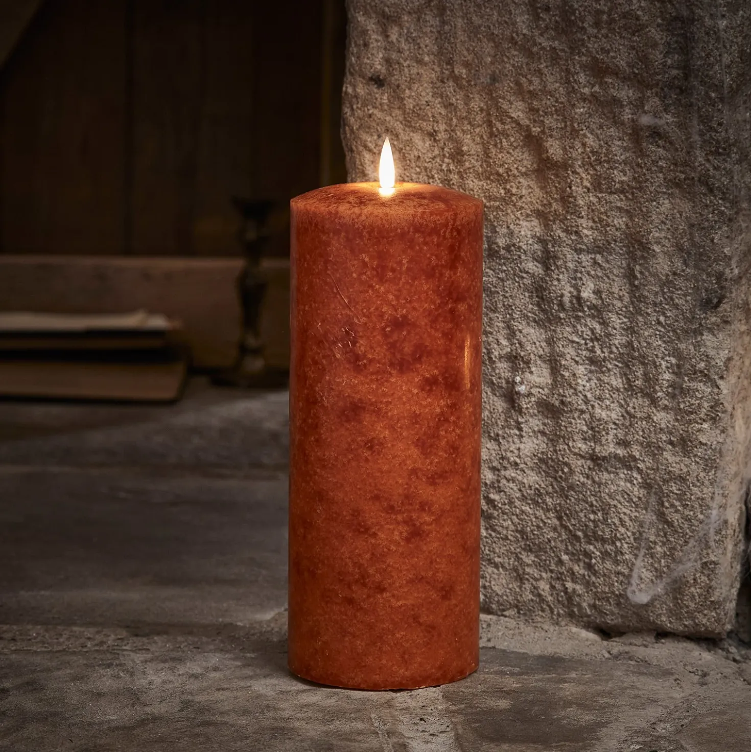TruGlow® LED Kerze Echtwachs orange breit 25cm mit Fernbedienung
