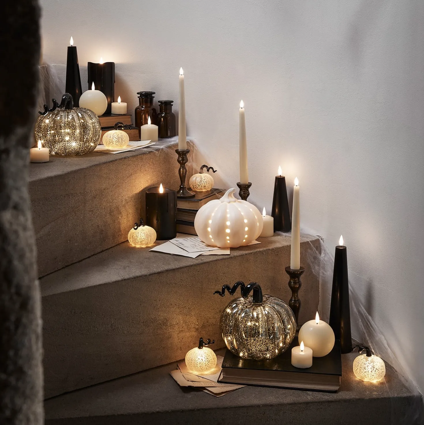 TruGlow® LED Kerzen Echtwachs Trio Kegelform schwarz