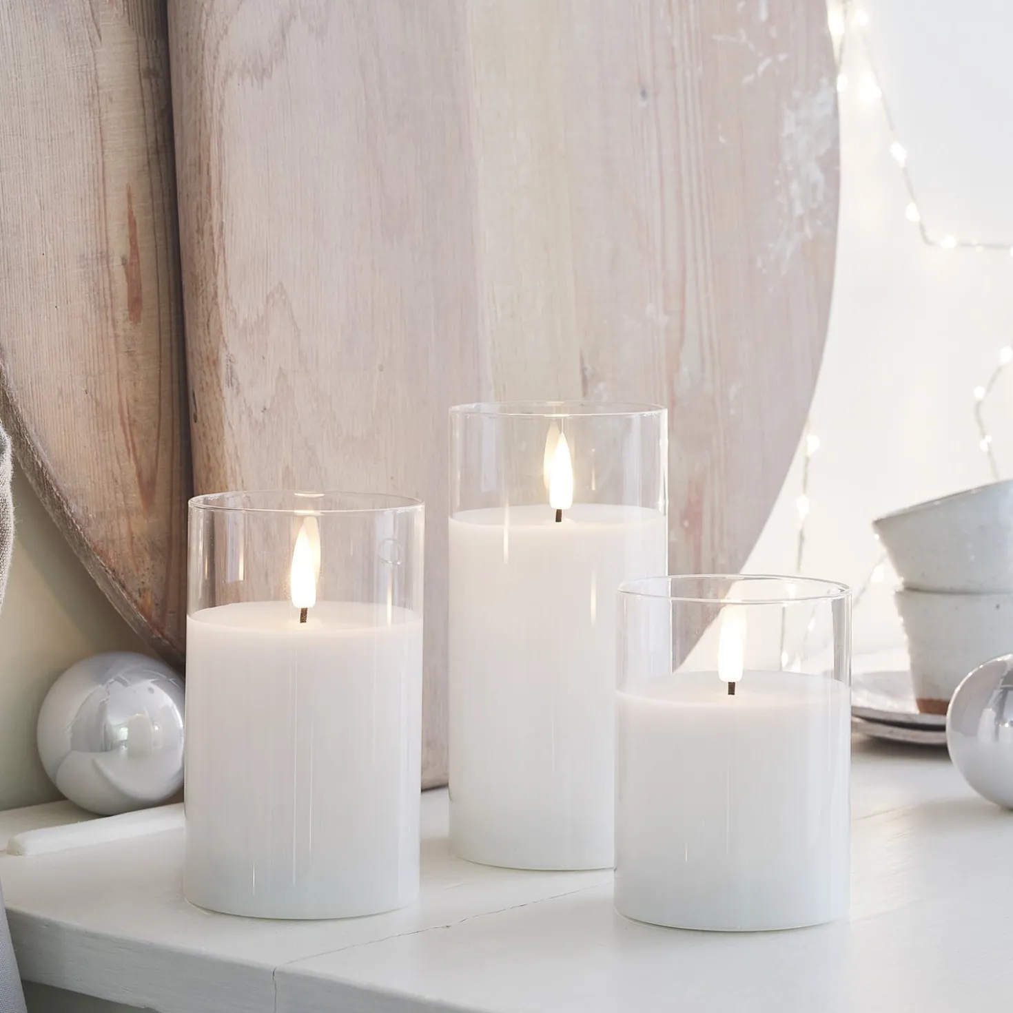 TruGlow® LED Kerzen Trio weiß in Gläsern mit Fernbedienung