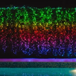 Twinkly 2,1m smarter Lichtervorhang Bunt und Weiß Edition mit 210 LEDs