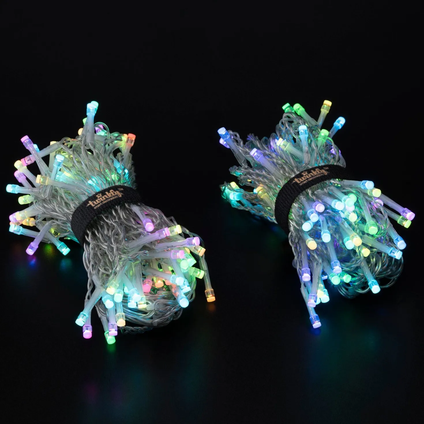Twinkly 2,1m smarter Lichtervorhang Bunt und Weiß Edition mit 210 LEDs