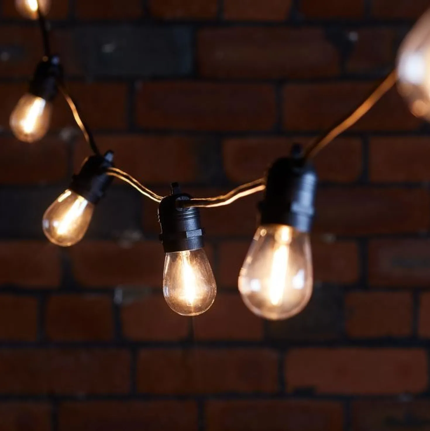 Ultimate Connect 15m 30er LED Lichterkette Glühbirnen warmweiß koppelbar schwarzes Kabel