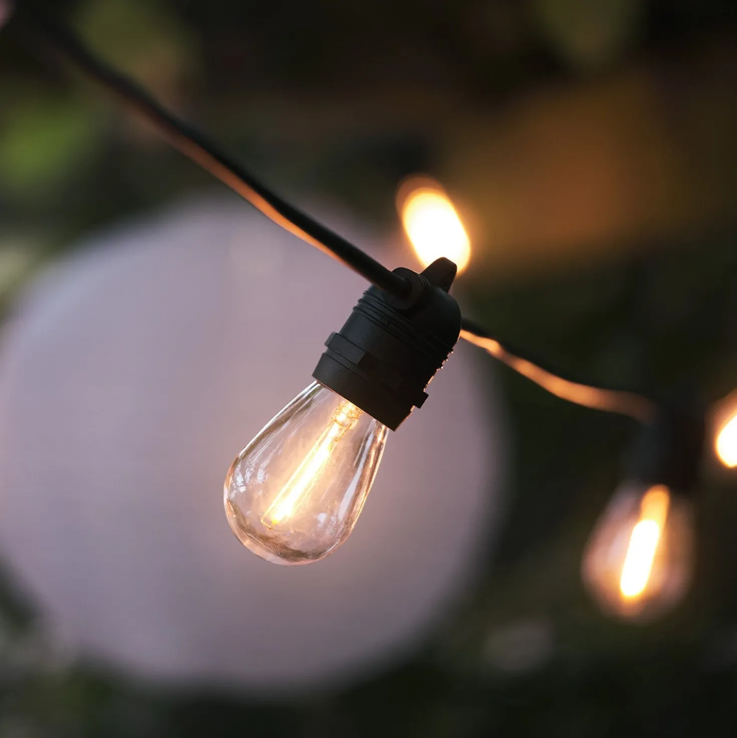Ultimate Connect 10m 20er LED Lichterkette Glühbirnen warmweiß koppelbar schwarzes Kabel