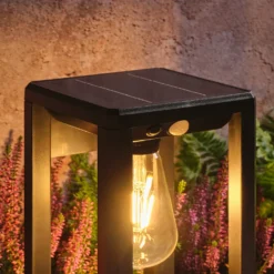 Warmeweiße Solar-Wandleuchte Ashford mit Bewegungssensor & Erdspieß