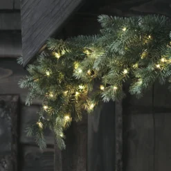 Weihnachtsdeko-Set Kranz, Girlande und Weihnachtsbäume Tannenzweige