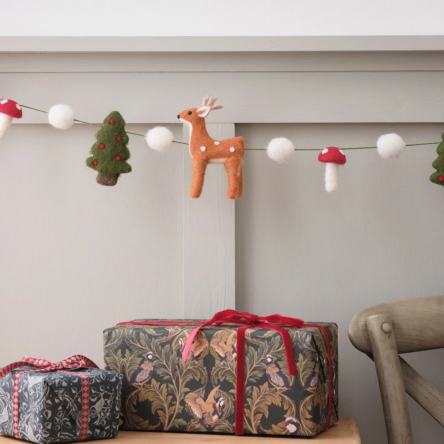 Weihnachtsgirlande Rentiere, Tannenbäume & Pilze aus Filz